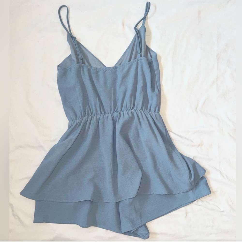 AKIRA Romper Flowing Layered Bottom Vacation Blue Gray Size Large - Picture 8 of 11